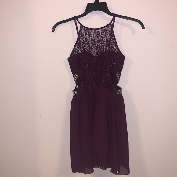 Party/Homecoming dress size 3 fits smaller though - Picture 2 of 5